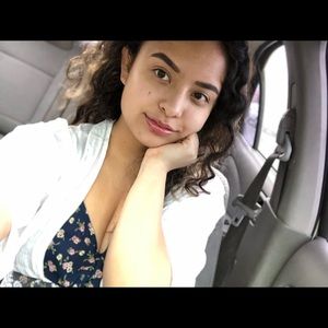 Meet your Posher, Lilia